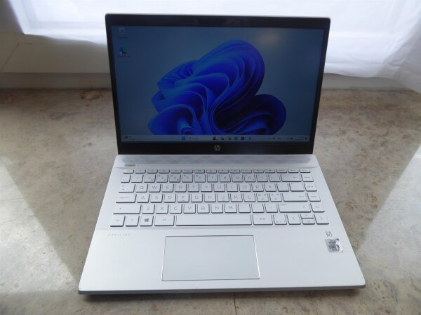 HP Pavilion 14-ce2850 I3-8145  8GB RAM  128GB SSD 14" Full HD