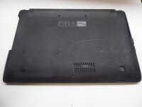 Asus X5551M NoteBook mit Speicher Akku ohne HDD und Netzteil geht an