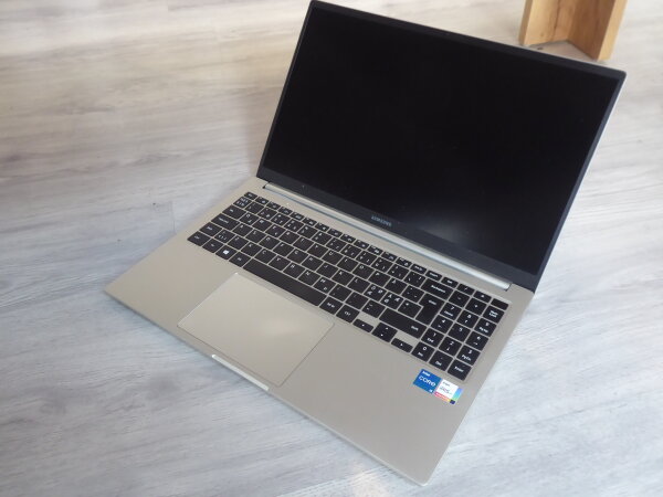 Samsung Galaxy NP750XDA Büro Notebook Intel i5-1135P 8GB - 256GB SSD