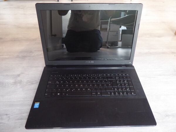 Asus F75A Freizeit Notebook Intel Celeron 2020 6GB - 700GB HDD