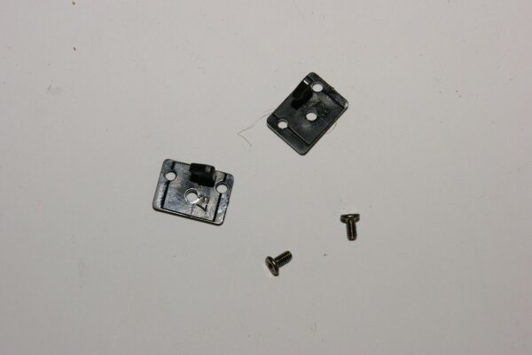 ASUS X56T Verschlusshaken für Displaydeckel mit Schrauben #2576