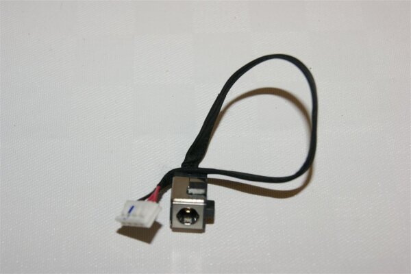 Toshiba Satellite C670 Powerbuchse Strombuchse mit Kabel #2716